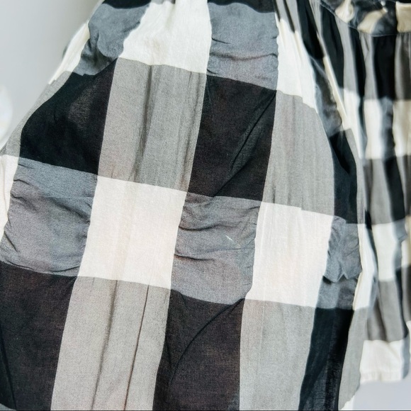 Tularosa babydoll vacation shift dress in large gingham prints - Picture 6 of 9